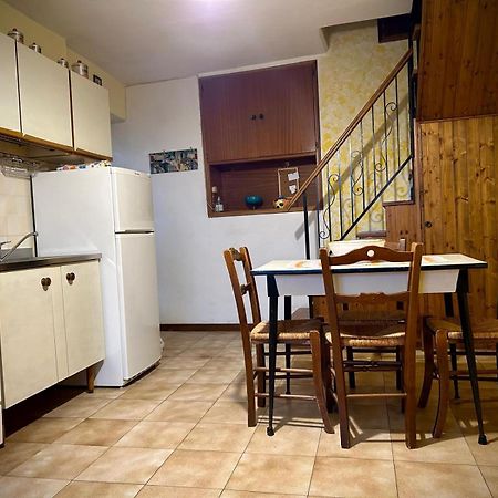 Little Flower Apartment Corfino Exterior foto
